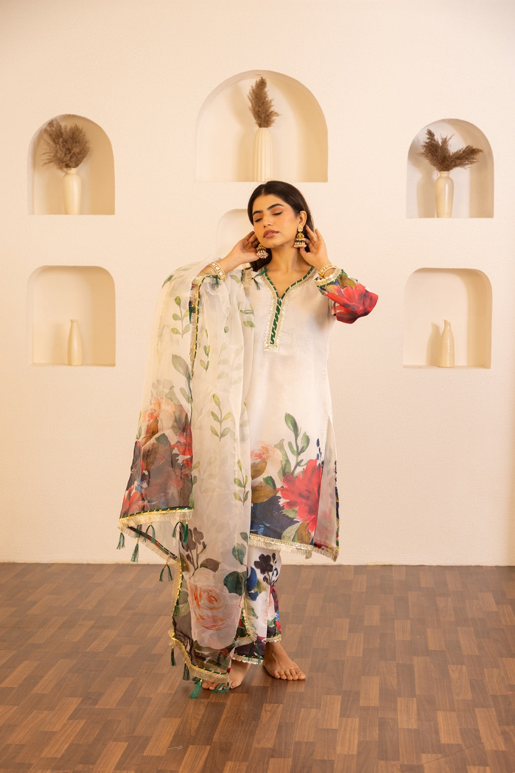 Jashn- White floral Chanderi Suit Set