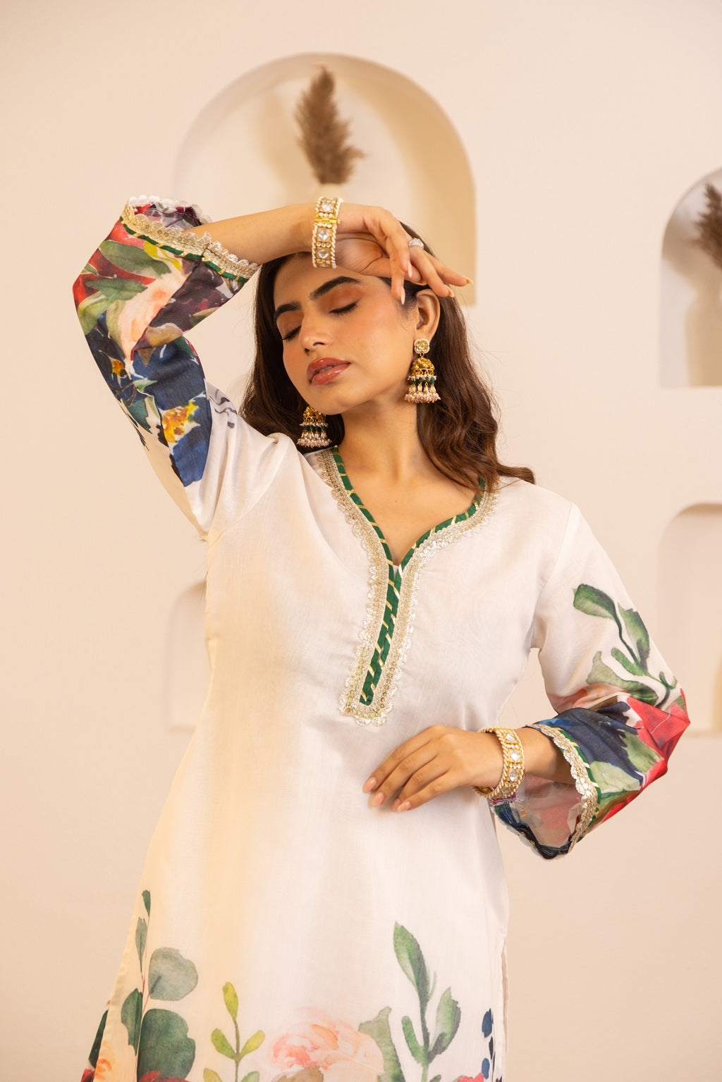 Jashn- White floral Chanderi Suit Set