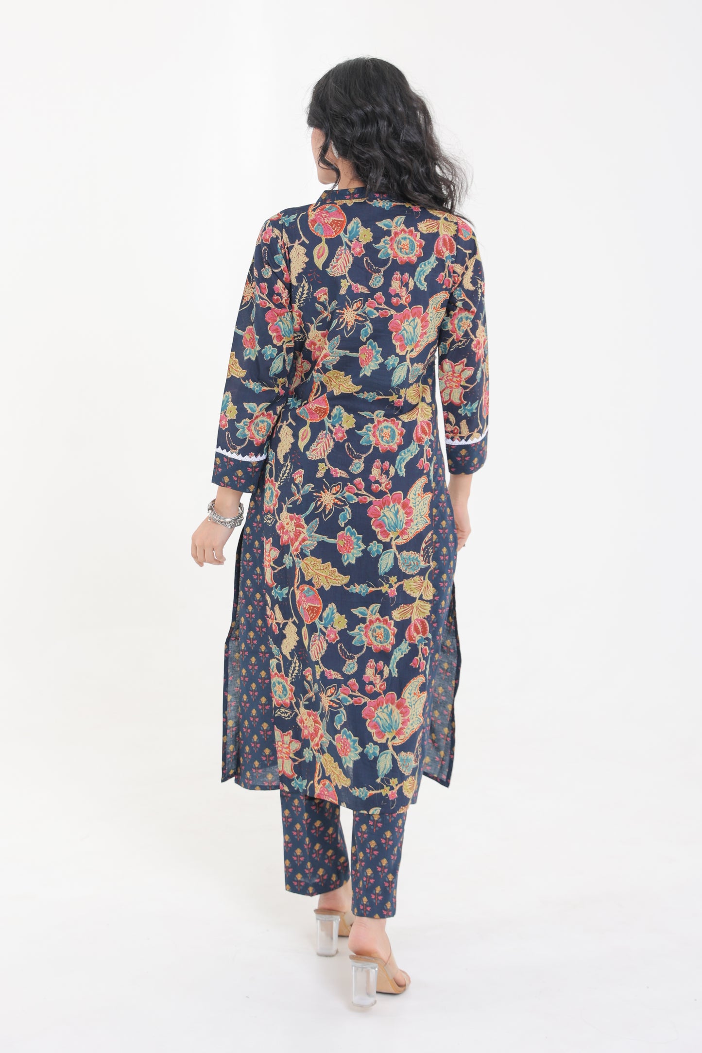 COTTON RETRO FLORAL MOTIFS WITH LACE YOKE KURTA SET IN NAVY BLUE