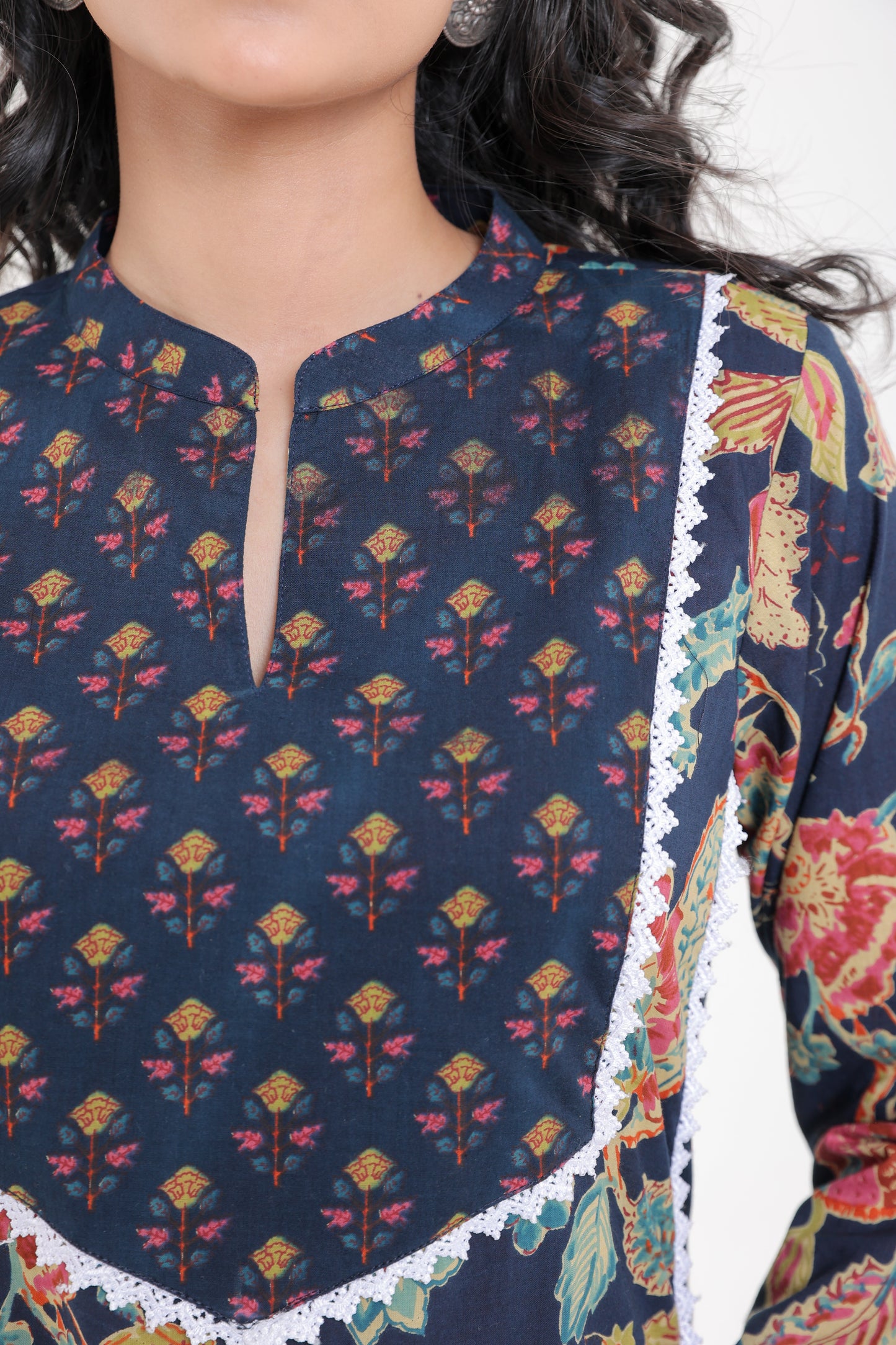 COTTON RETRO FLORAL MOTIFS WITH LACE YOKE KURTA SET IN NAVY BLUE