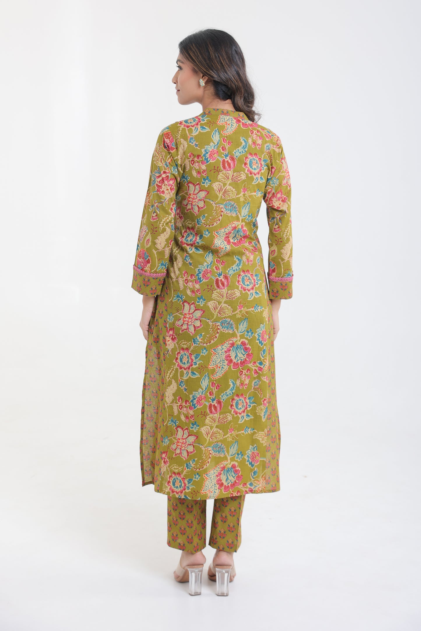 COTTON VINTAGE FLORAL MOTIF WITH LACE YOKE KURTA SET IN OLIVE GREEN