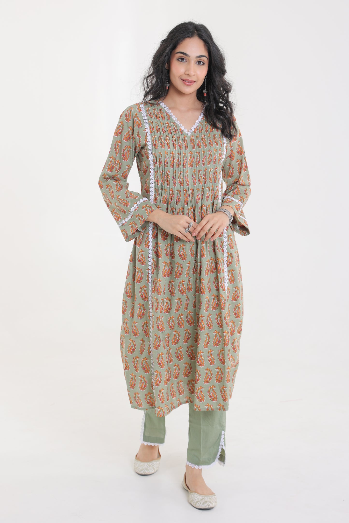 PURE COTTON BUTA FLORAL MOTIFS WITH LACE YOKE KURTA SET IN PISTACHIO GREEN