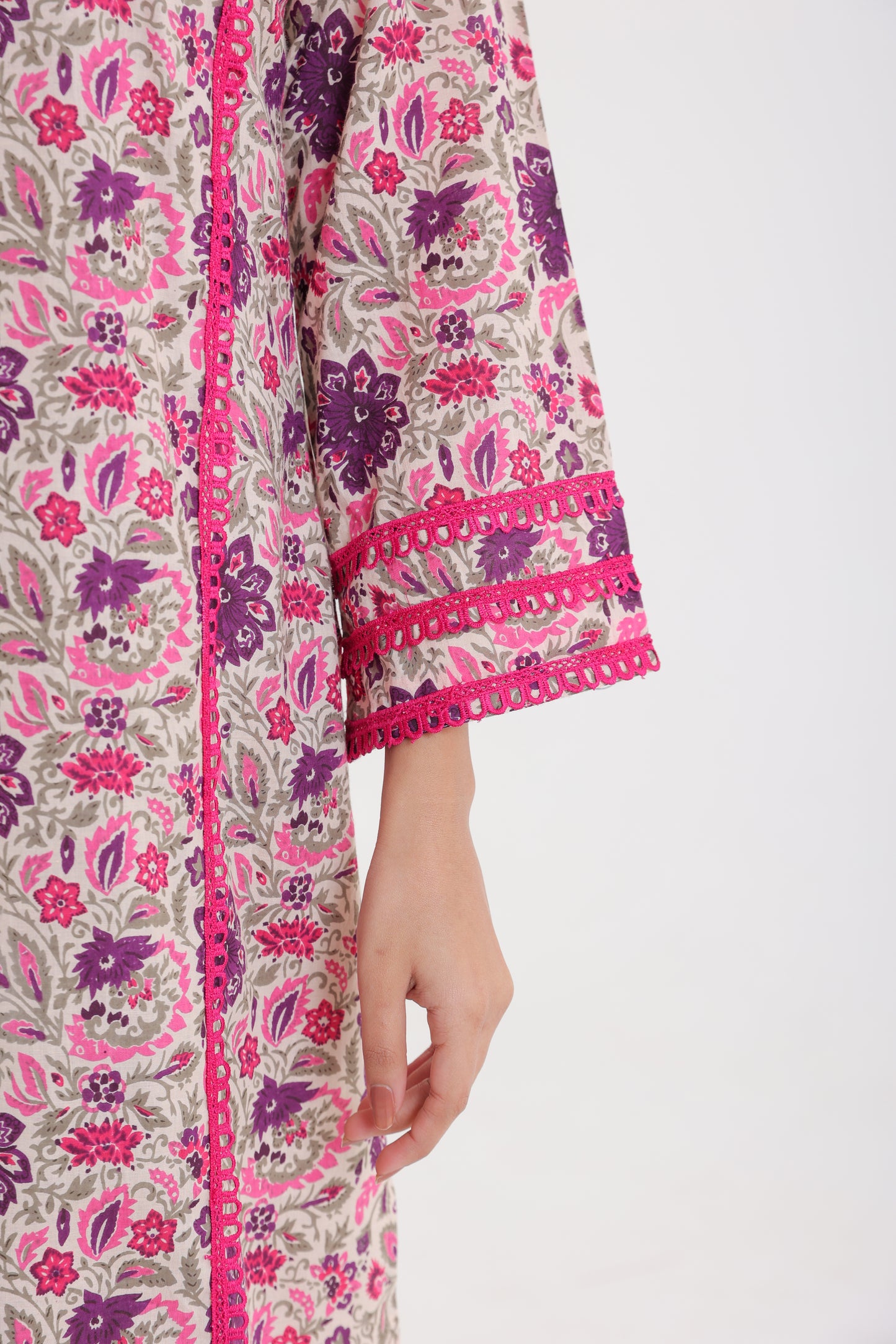COTTON ABSTRACT FLORAL MOTIFS LACE DETAILED KURTA SET IN FUCHSIA PINK