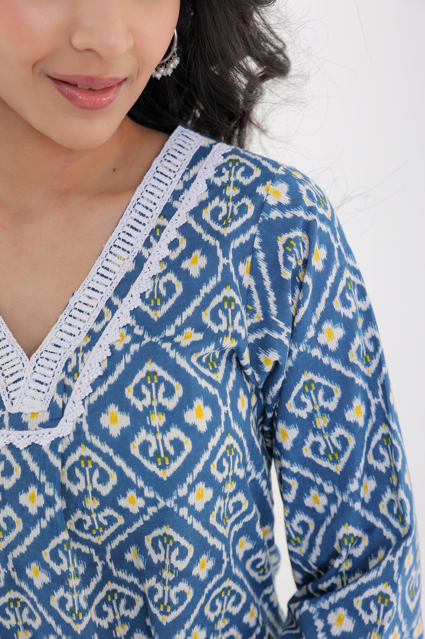 COTTON IKKAT V-NECK LACE KURTA SET IN ROYAL BLUE
