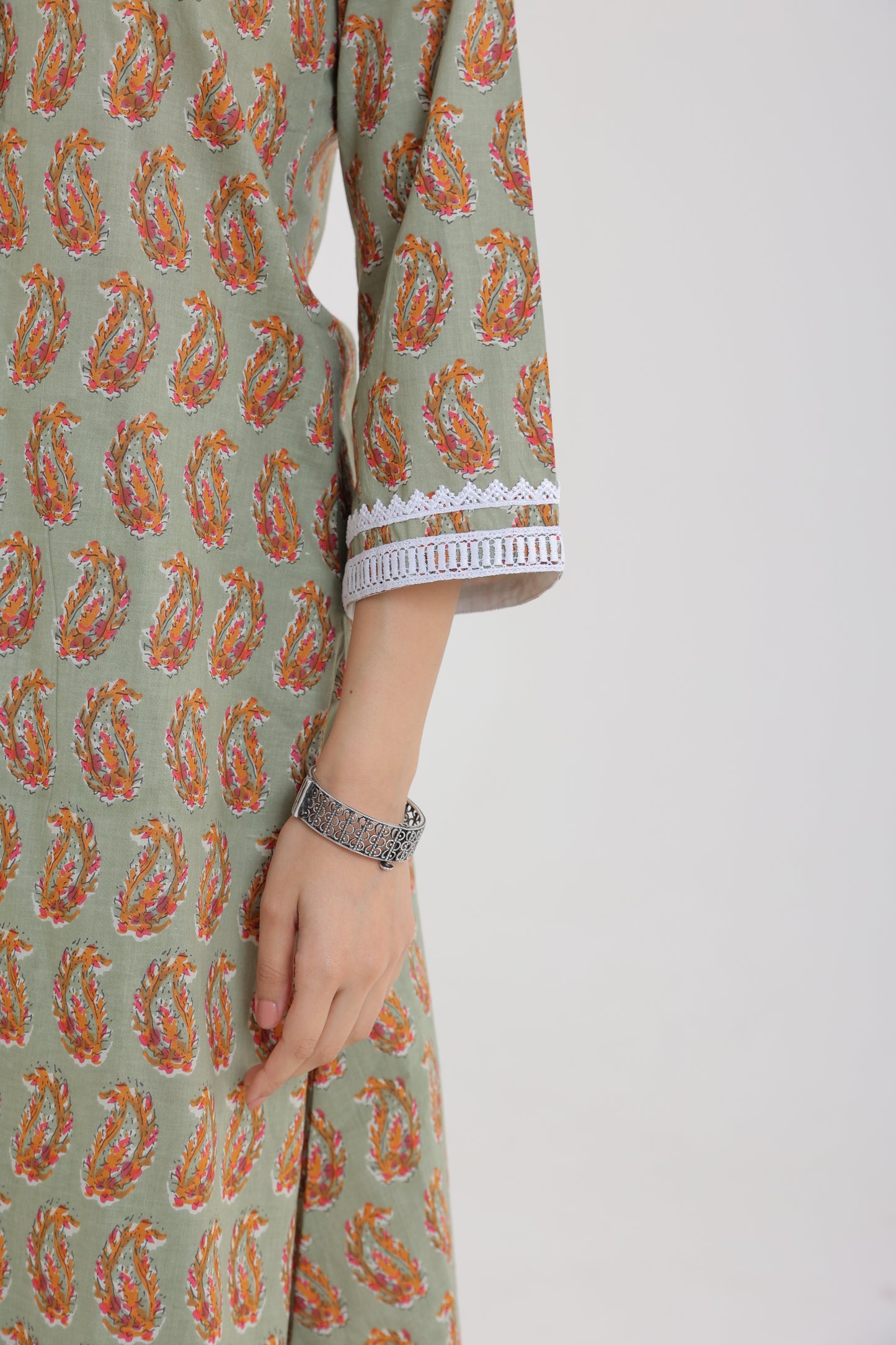 V-NECK COTTON BUTA FLORAL MOTIFS WITH LACE YOKE KURTA SET IN PISTACHIO GREEN