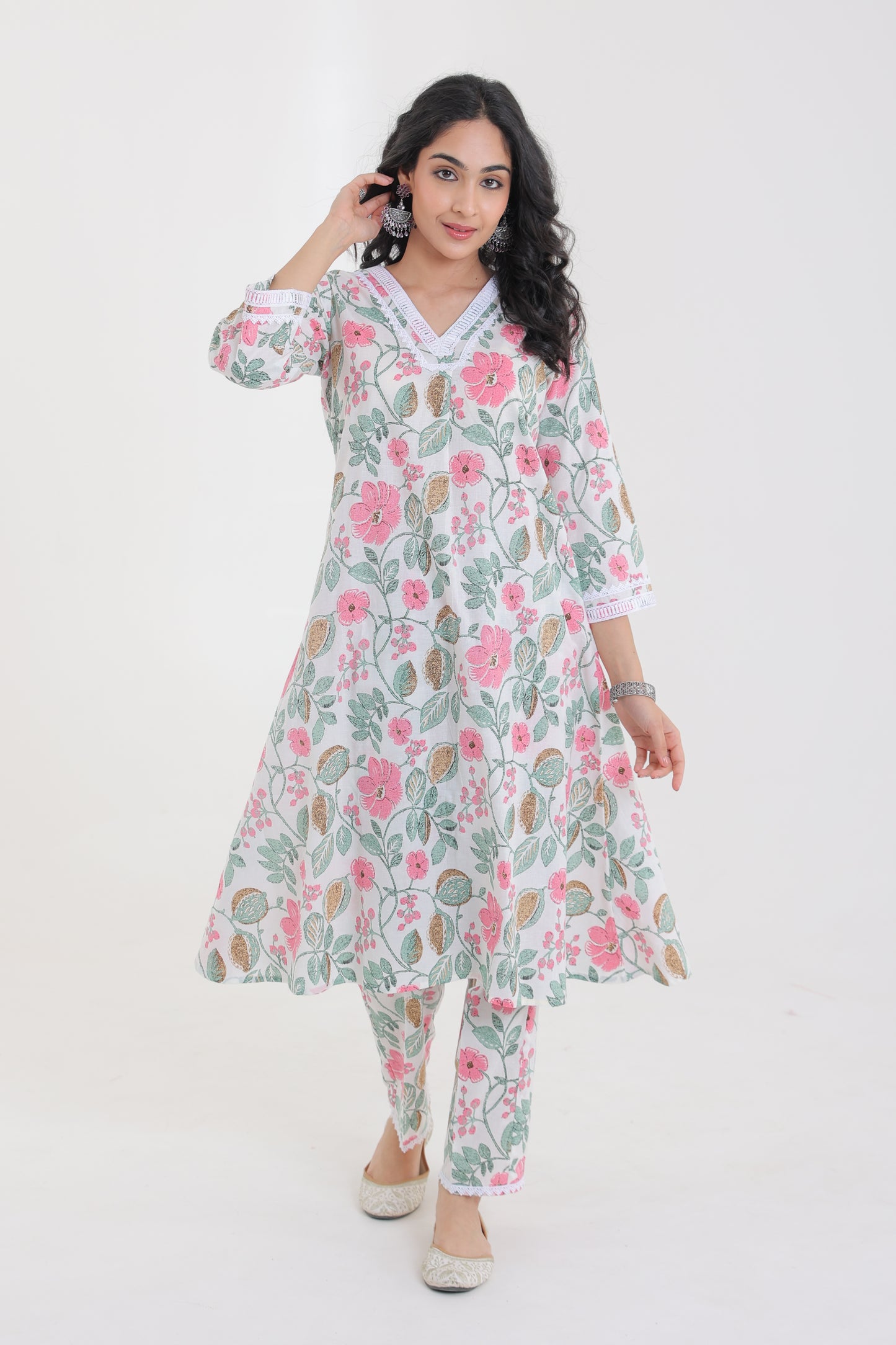 V-NECK COTTON BOTANICAL FLORAL MOTIFS WITH LACE KURTA SET IN WHITE WITH PINK FLOWERS