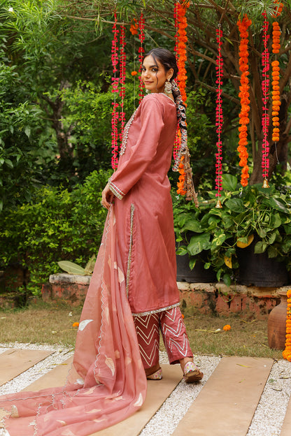 Mulberry Blush Organza Kurta Set with Intricate Gota Embroidered Dupatta