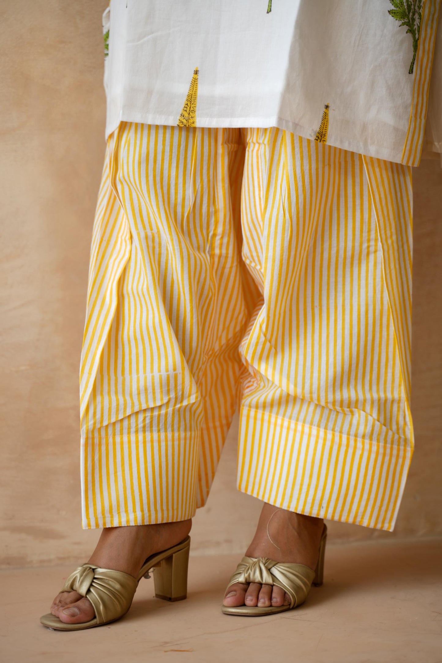 Mehr Farshi Kurta Set