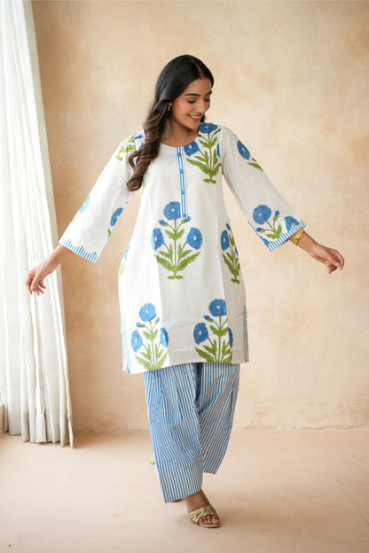 Neelofar Farshi Kurta Set