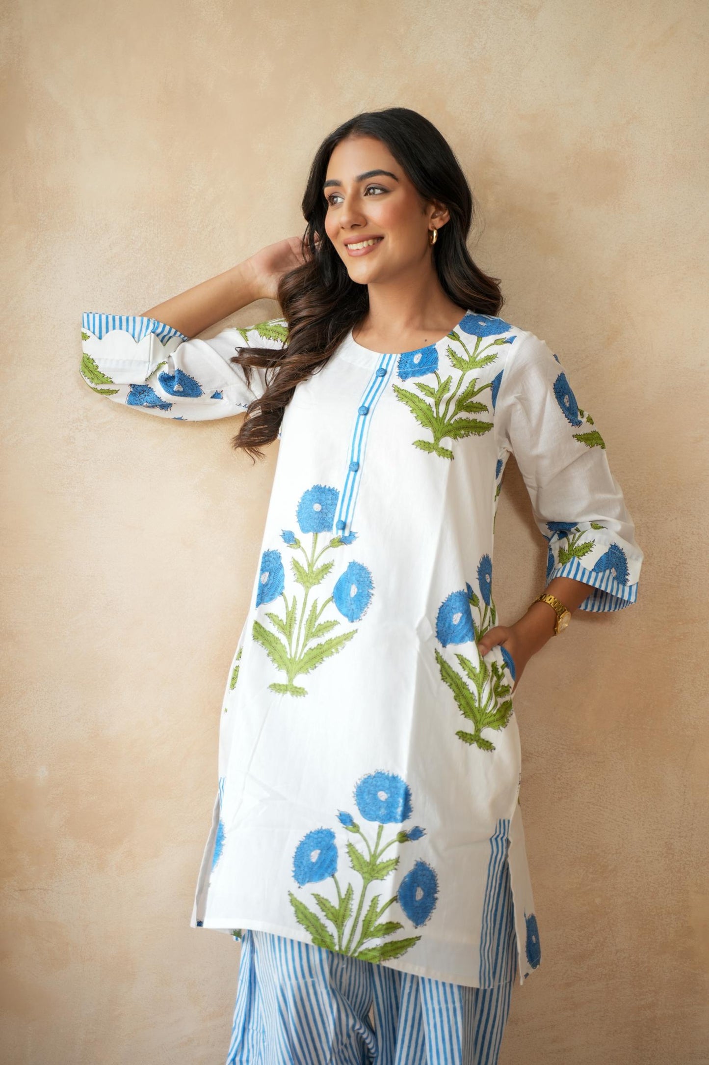 Neelofar Farshi Kurta Set