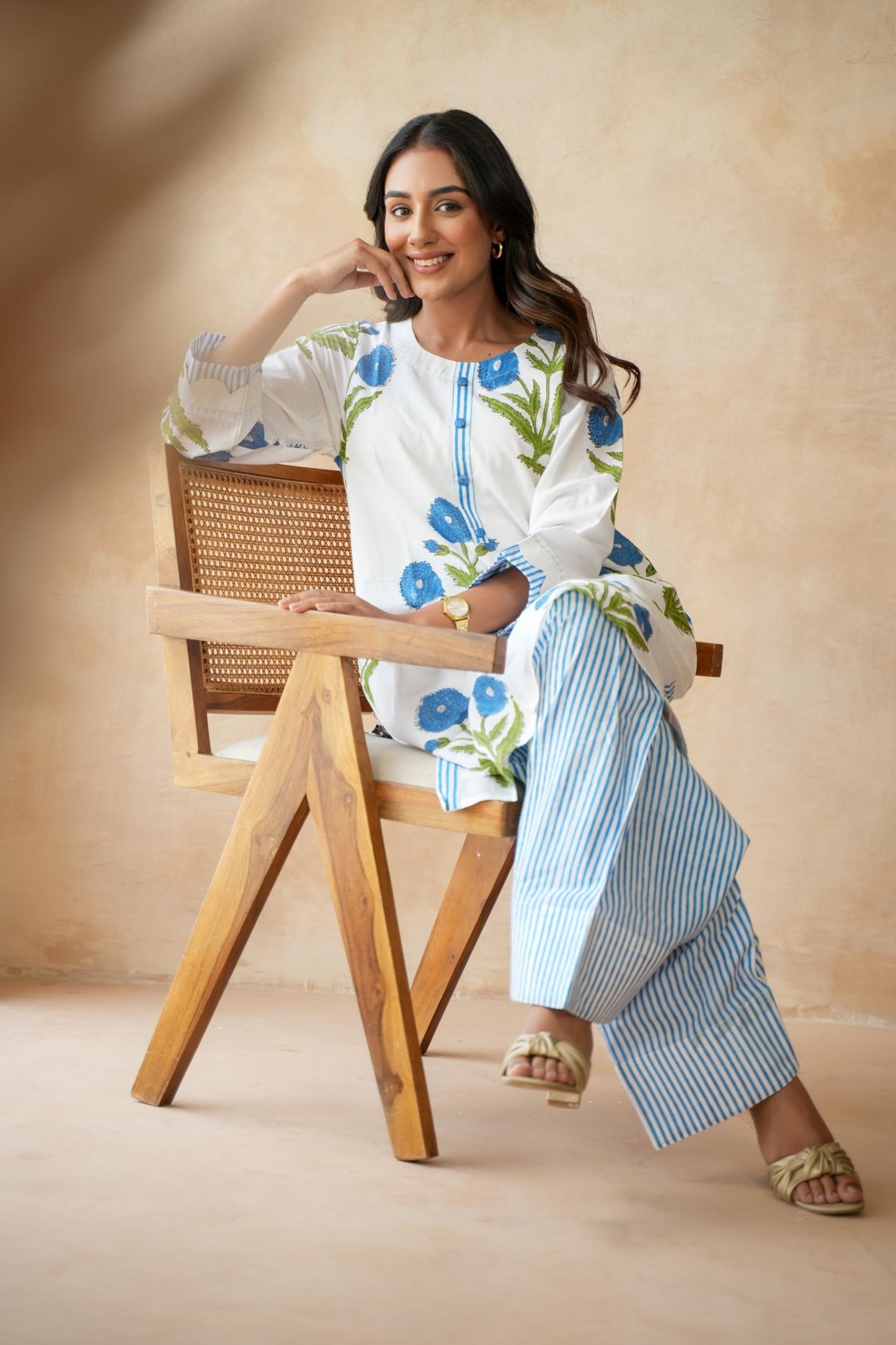 Neelofar Farshi Kurta Set