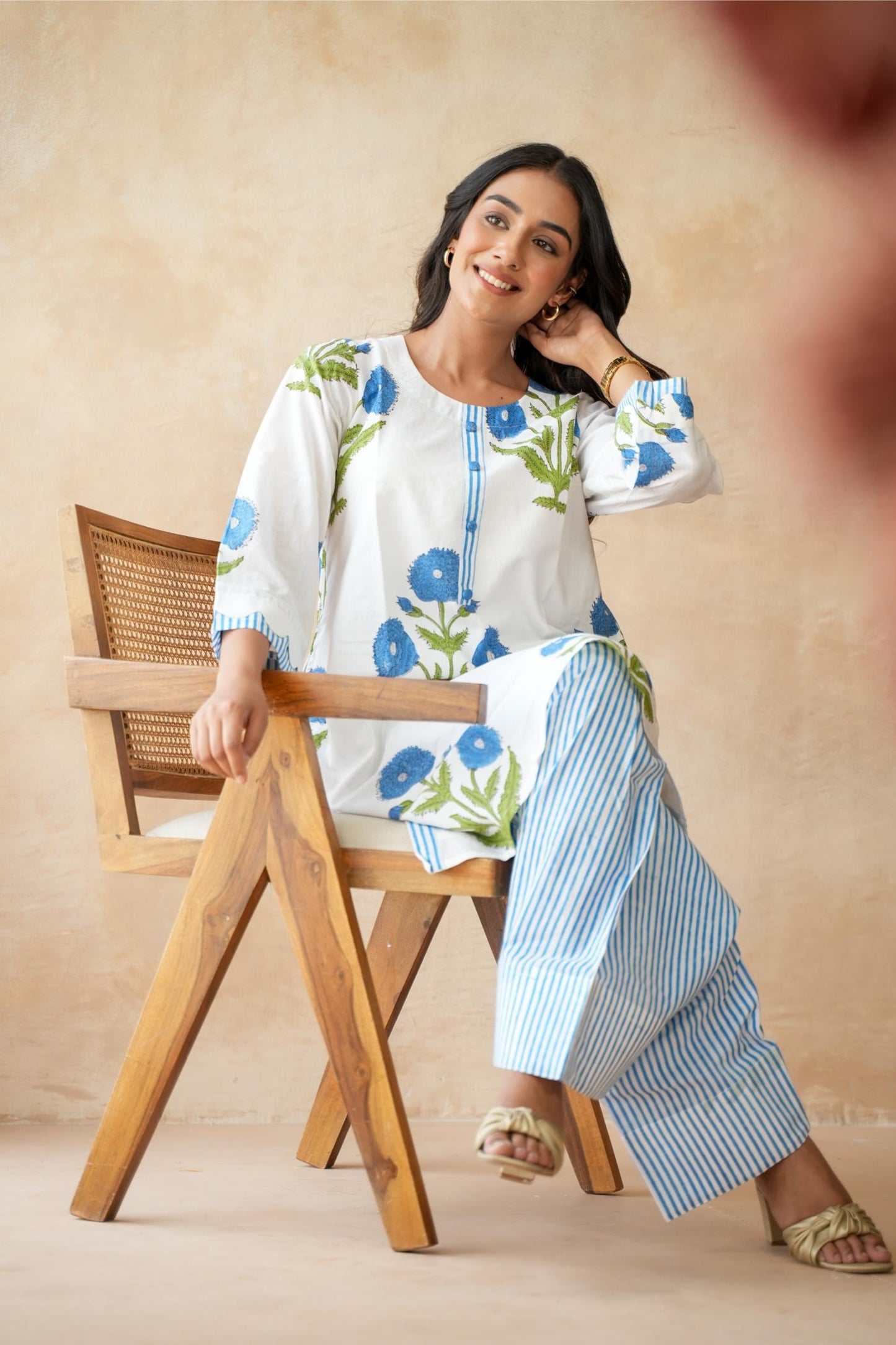Neelofar Farshi Kurta Set